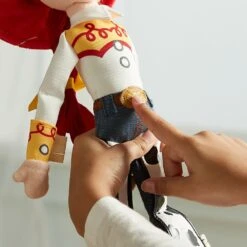 Disney Jessie Plush – Toy Story 2 – Medium 17 3/4'' -Fashion Clothing Store 1231000444634 2