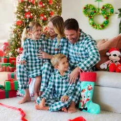Disney Minnie Mouse And Daisy Duck Holiday Family Matching Sleep Set For Women 14 Disney Minnie Mouse And Daisy Duck Holiday Family Matching Sleep Set For Women -Fashion Clothing Store 5104057390001 6